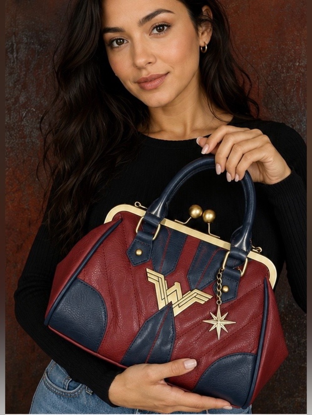 Wonder Woman Bioworld Kiss Lock Satchel Crossbody Purse Burgundy Blue DC Comics